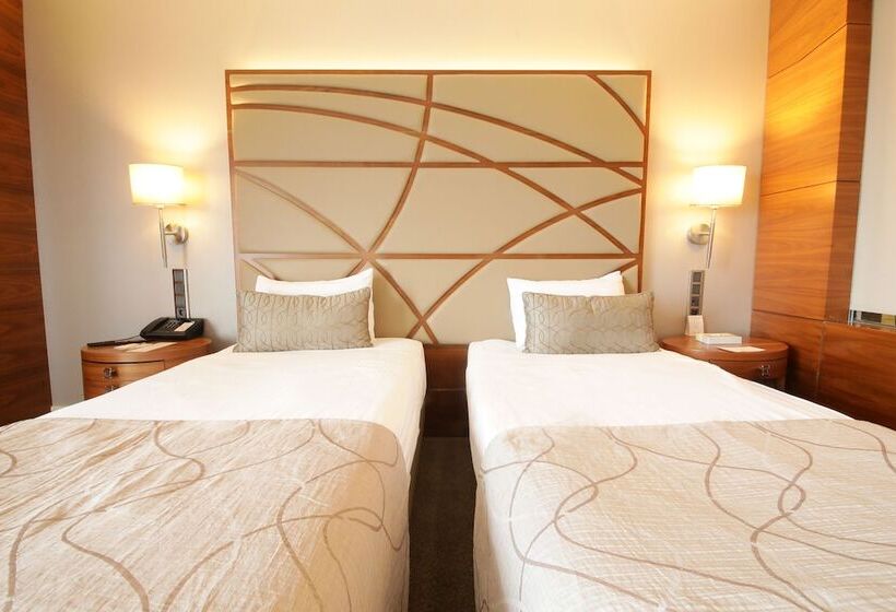 Upper Adjoined Room, Cevahir Hotel Istanbul Asia