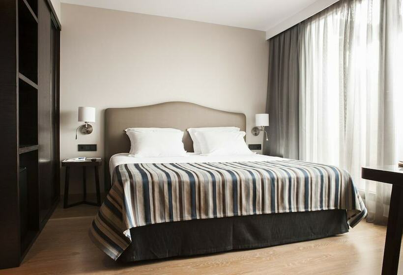 اتاق استاندارد, Exe Moncloa