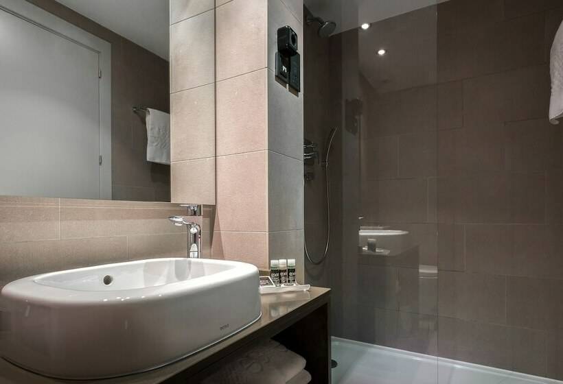 اتاق سوپریور, Exe Moncloa