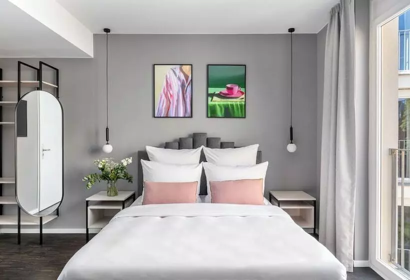Standard-studio, Numa Berlin Boxer