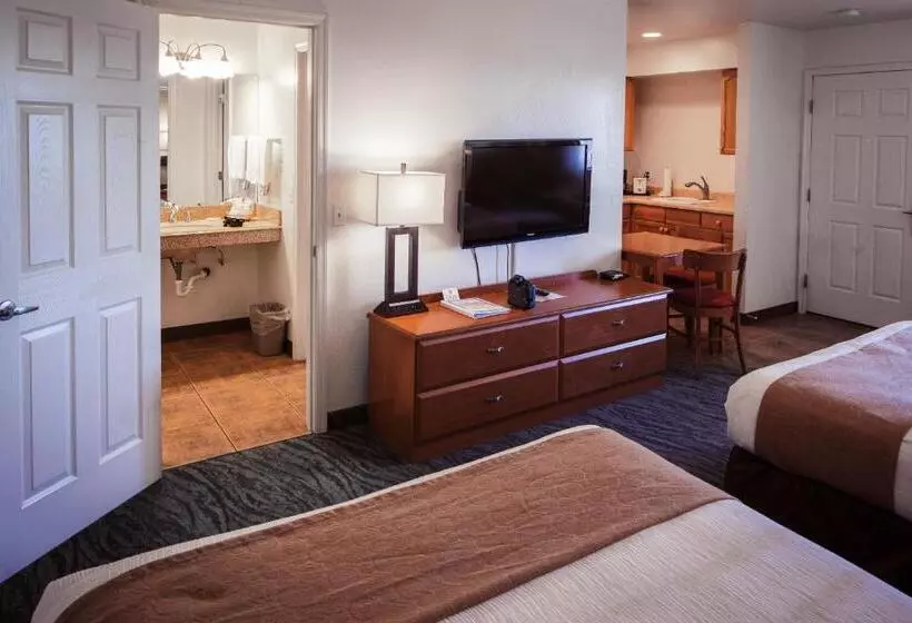 スイート, Pines Inn & Suites