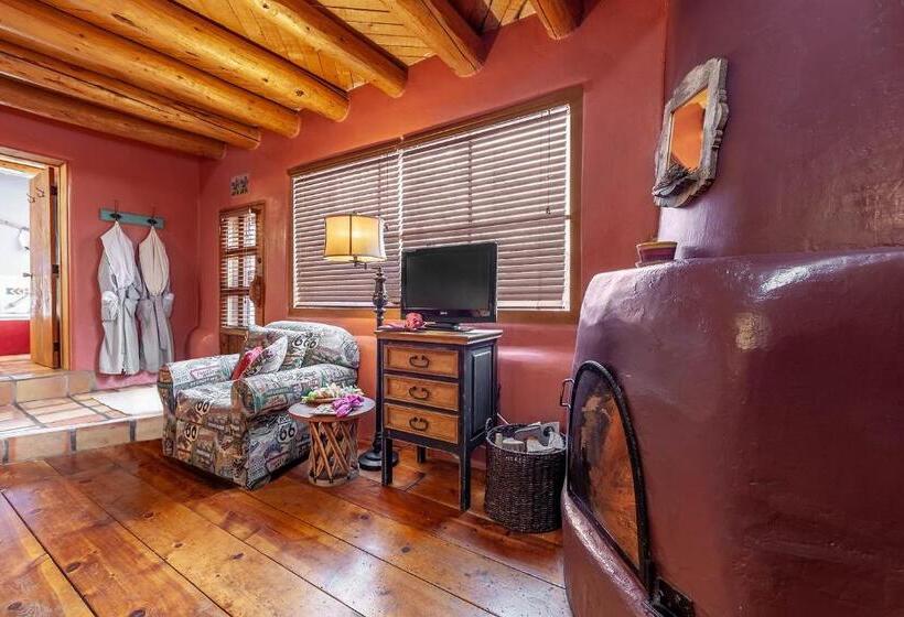 חדר דחוקס עם מיטת קינג, Adobe And Pines Inn Bed And Breakfast