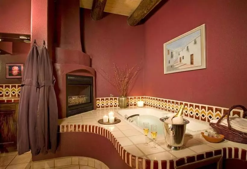 Sviitti, Adobe And Pines Inn Bed And Breakfast