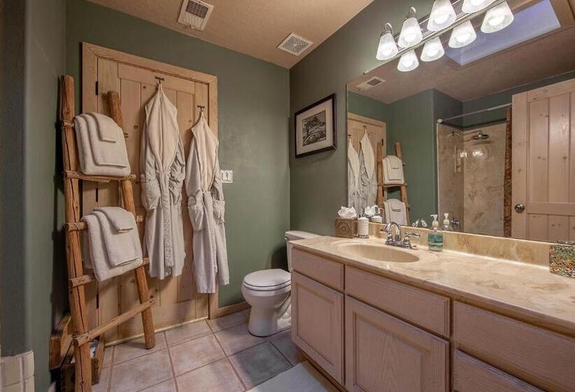 Люкс 2 Спальни, Adobe And Pines Inn Bed And Breakfast
