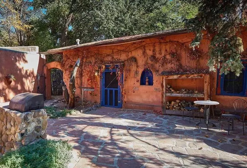 Sviitti Poreallas, Adobe And Pines Inn Bed And Breakfast