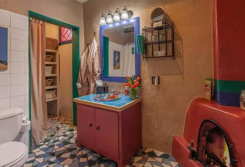 Sviitti Poreallas, Adobe And Pines Inn Bed And Breakfast