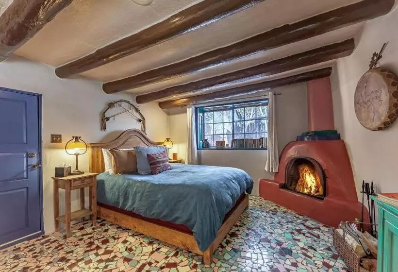 Sviitti Poreallas, Adobe And Pines Inn Bed And Breakfast