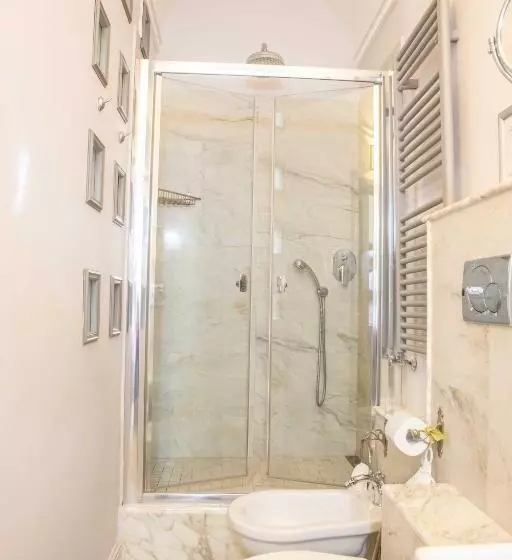سوئیت با وان آب گرم, Stanze Del David Place