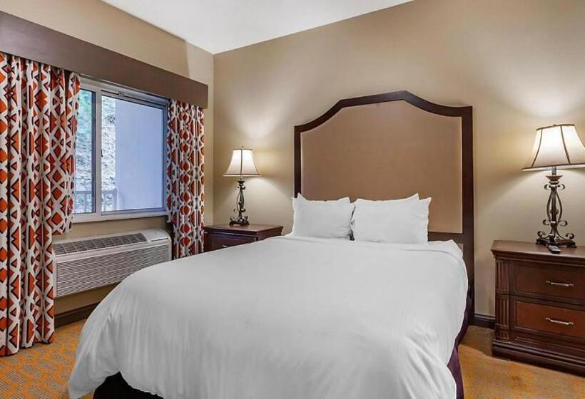 Люкс Deluxe 2 Спальни, Bluegreen Vacations Odyssey Dells Resort