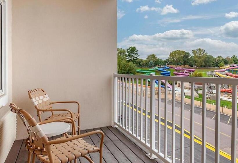 Люкс Deluxe 2 Спальни, Bluegreen Vacations Odyssey Dells Resort