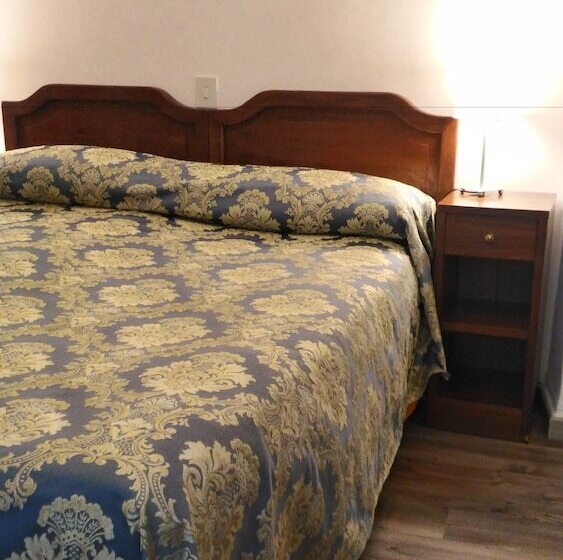 اتاق استاندارد با سرویس بهداشتی مشترک, Albergo Casa Peron