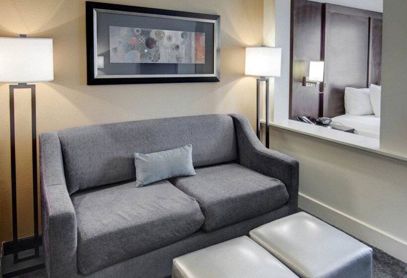 جناح, Comfort Suites Texarkana Arkansas