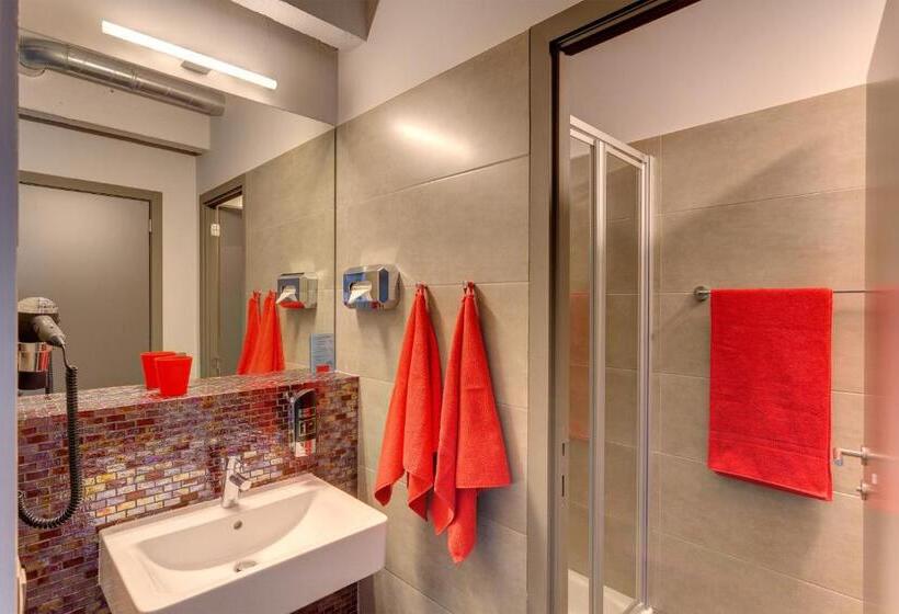 스탠다드 트리플 룸, Meininger Hotels Bruxelles City Center