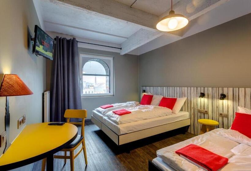 스탠다드 트리플 룸, Meininger Hotels Bruxelles City Center