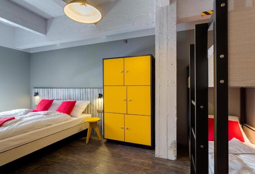 4인용 스탠다드 룸, Meininger Hotels Bruxelles City Center