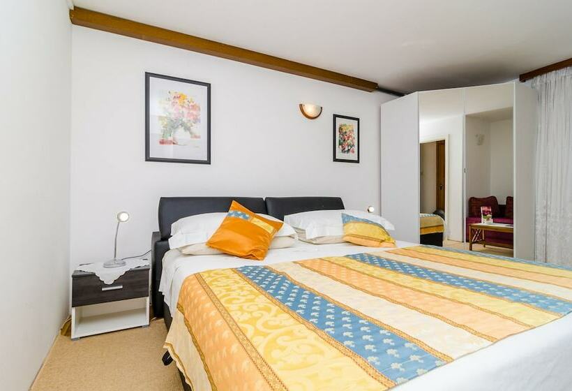 إستوديو قياسى مزودة بتراس, Apartments Kiki