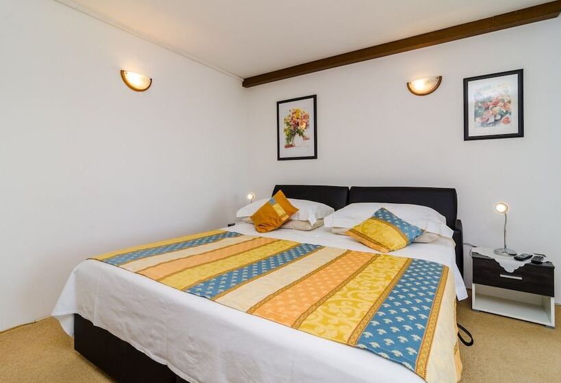 إستوديو قياسى مزودة بتراس, Apartments Kiki