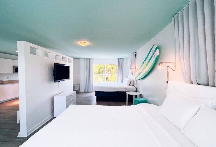 带大床的套房, Aqua