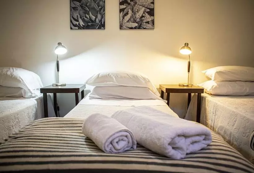 اتاق استاندارد سه نفره, Ba Stop Hotel House