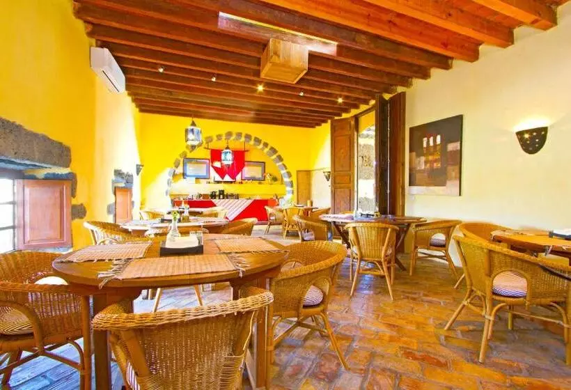 استودیوی استاندارد, Finca Tomaren