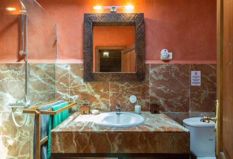 스탠다드 스튜디오, Finca Tomaren