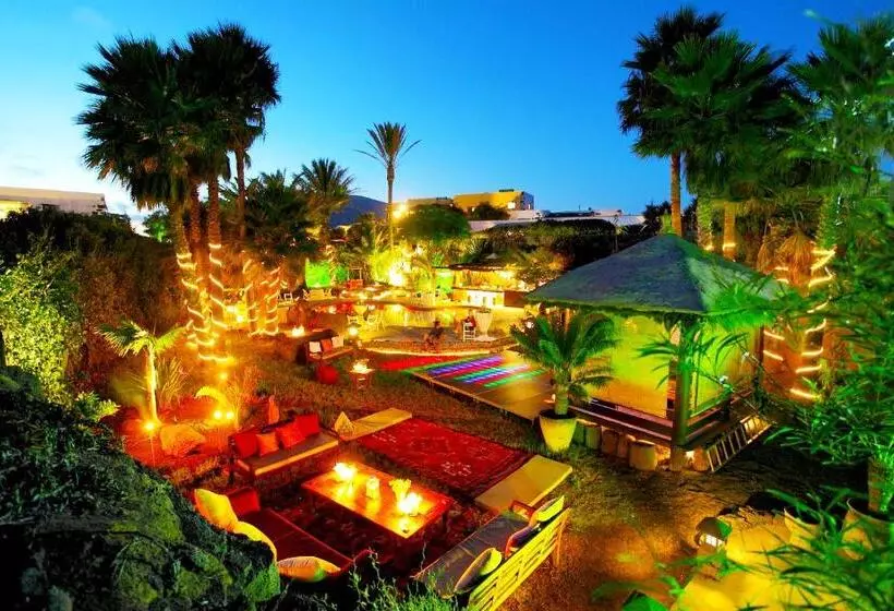 ویلای 2 خوابه, Finca Tomaren
