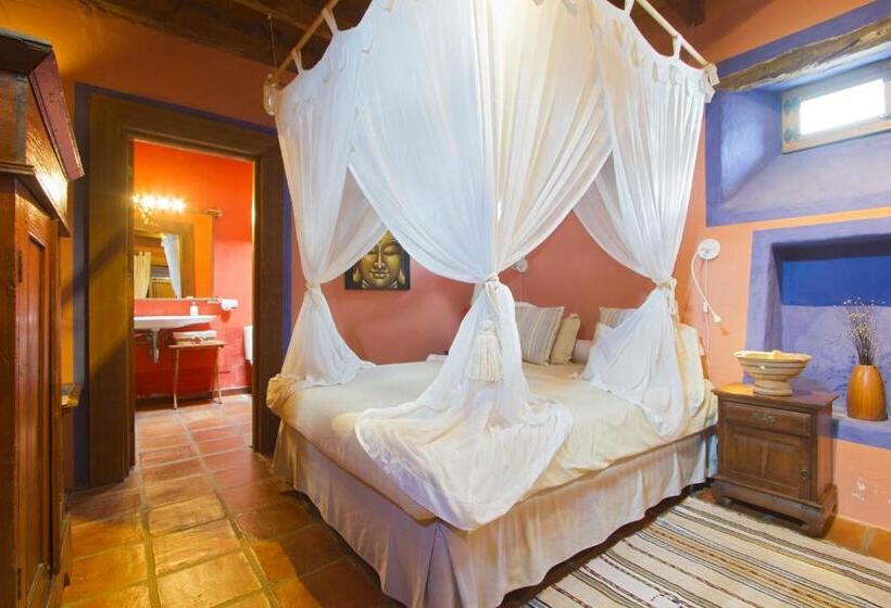 스탠다드 스튜디오, Finca Tomaren