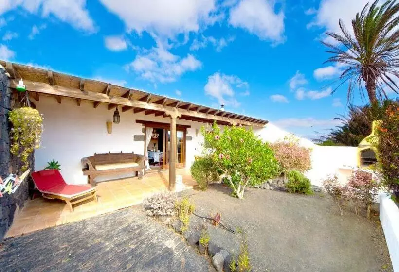 ویلای 2 خوابه, Finca Tomaren