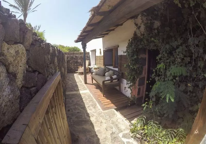 استودیوی استاندارد, Finca Tomaren