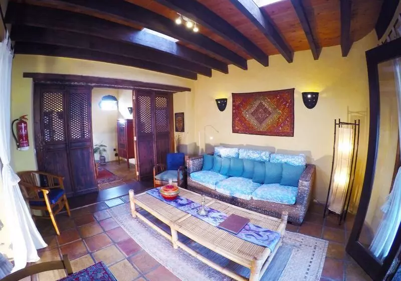 ویلای 1 خوابه, Finca Tomaren