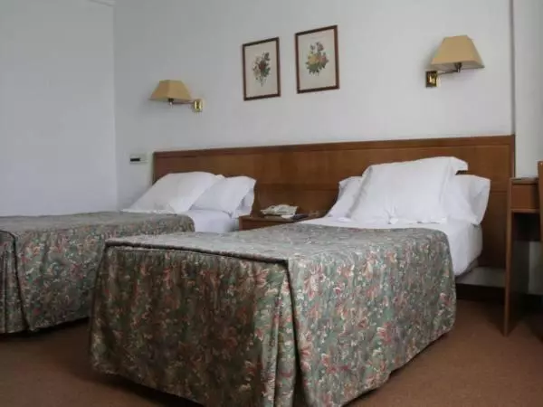 スタンダードルーム, Hostal Gran Via Levante