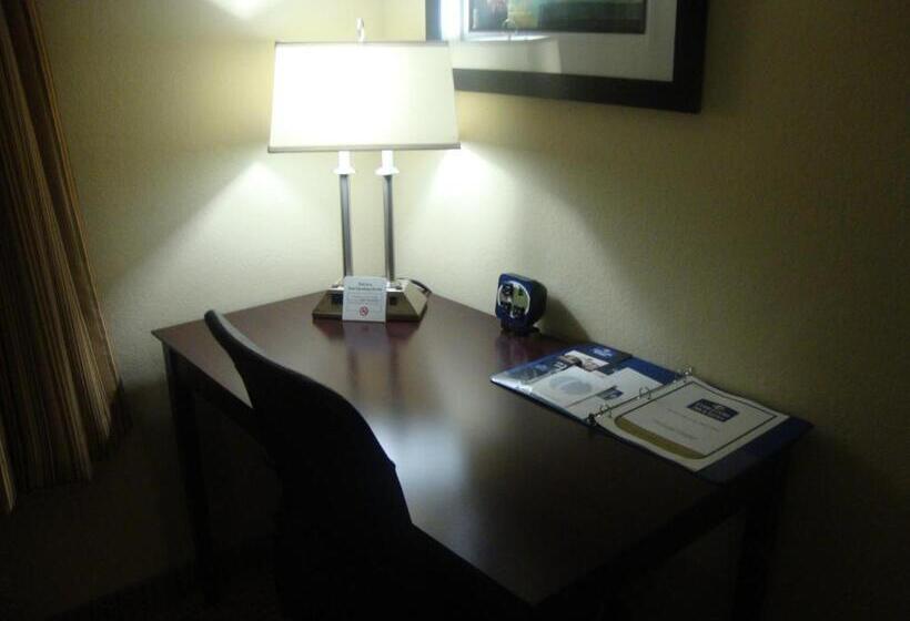 Стандартный Номер Кровать Кинг, Cobblestone Inn & Suites  Carrington