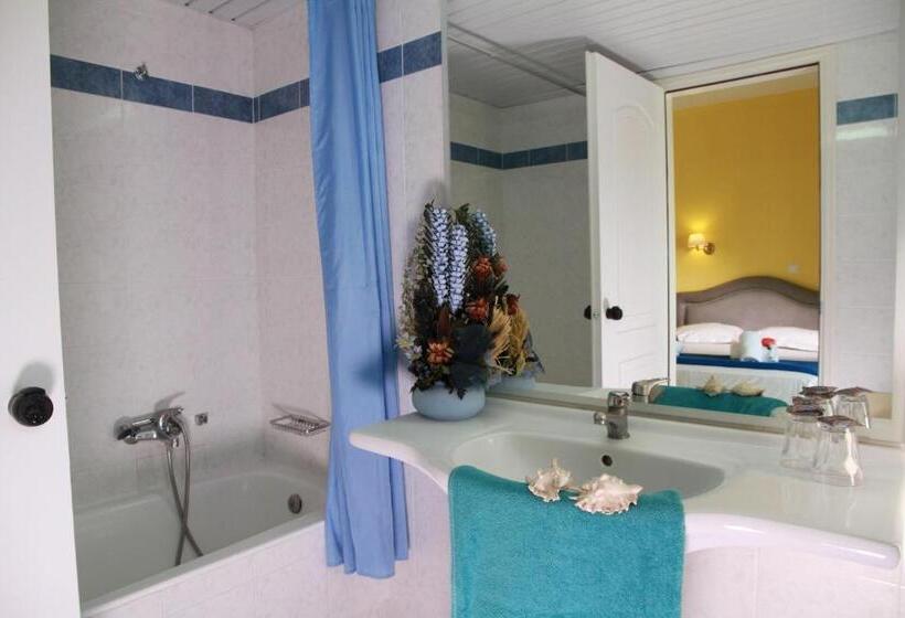 オーシャンビュースタンダードルーム, Dedalos Beach