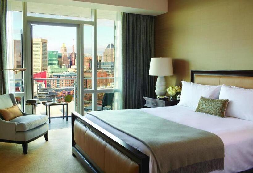 מיטת קינג בסוויטה, Four Seasons  Baltimore