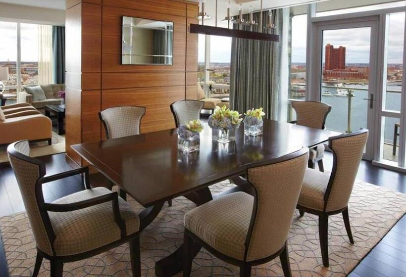 מיטת קינג בסוויטה, Four Seasons  Baltimore