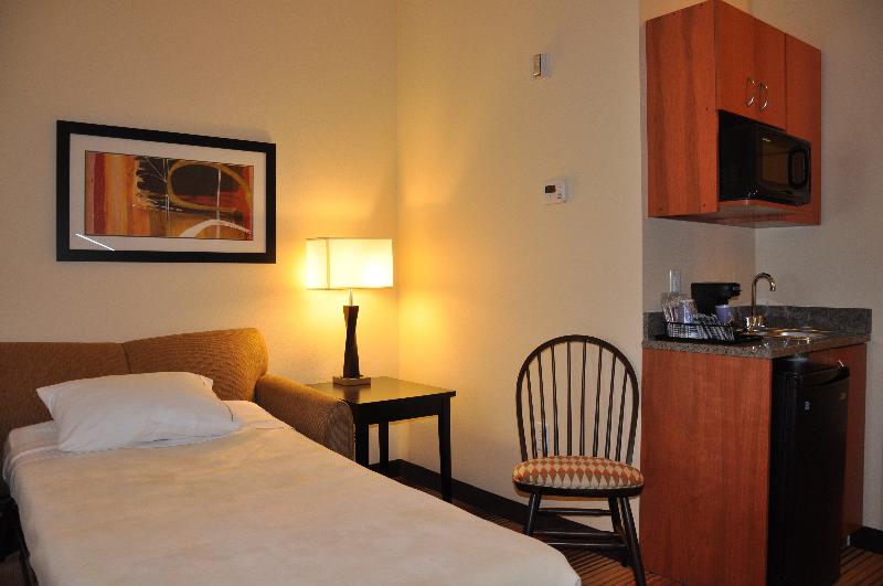 스위트, Holiday Inn Express Hotel & Suites Prattville South, An Ihg