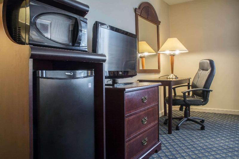 장애인을 위한 스위트, Holiday Inn Express Hotel & Suites Prattville South, An Ihg