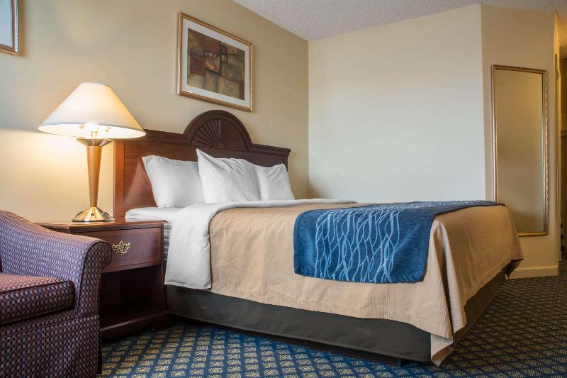 장애인을 위한 스위트, Holiday Inn Express Hotel & Suites Prattville South, An Ihg