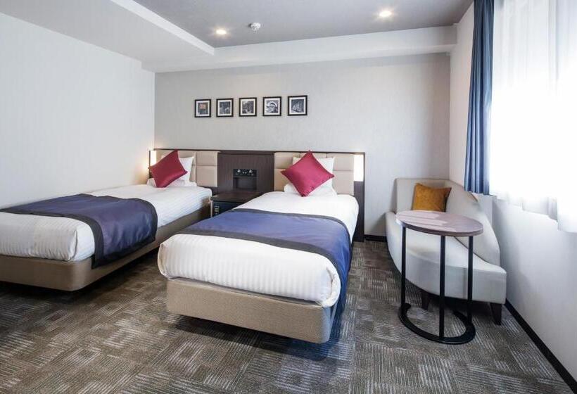 Camera Deluxe, Mystays Kanda