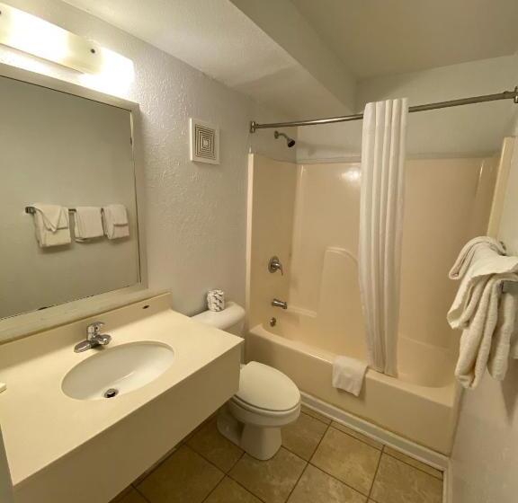 غرفه قياسيه سريرين مزدوجين, Ocean Sands Beach Boutique Inn   Stay By The Beach   Indoor Hotel   Saltwater Mineral Pool Open Unti