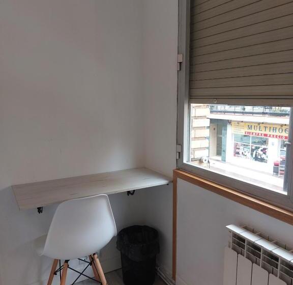 اتاق استاندارد با سرویس بهداشتی مشترک, Pensión Saint Mateo