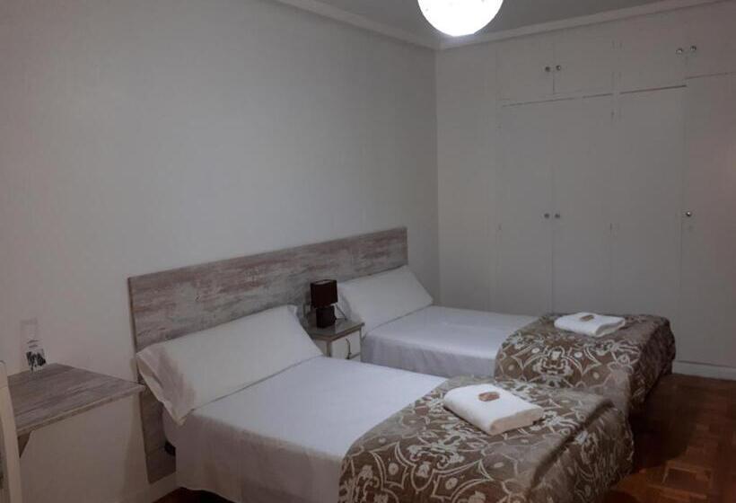 اتاق استاندارد با سرویس بهداشتی مشترک, Pensión Saint Mateo