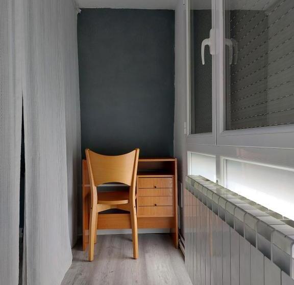 اتاق استاندارد با سرویس بهداشتی مشترک, Pensión Saint Mateo