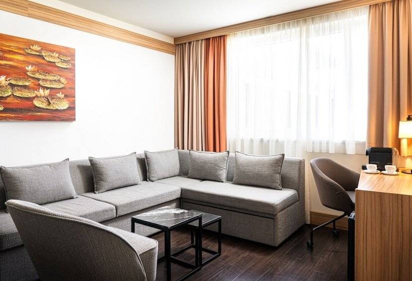 Люкс, Leonardo Hotel Vienna Schönbrunn