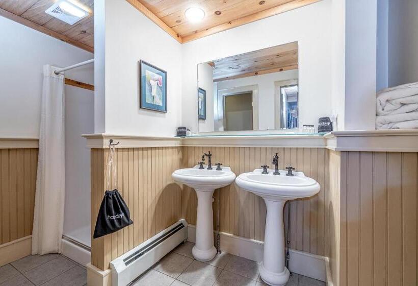 Номер Deluxe с Балконом, The Alpine Lodge