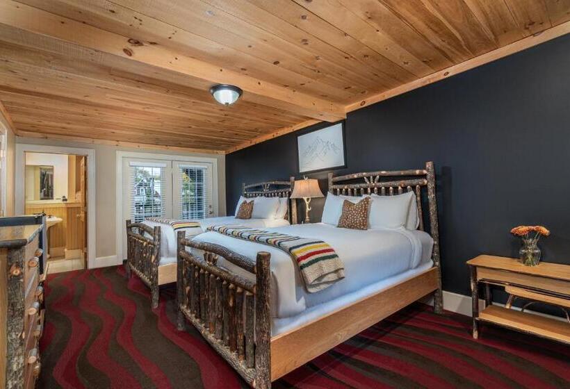 Номер Deluxe с Балконом, The Alpine Lodge