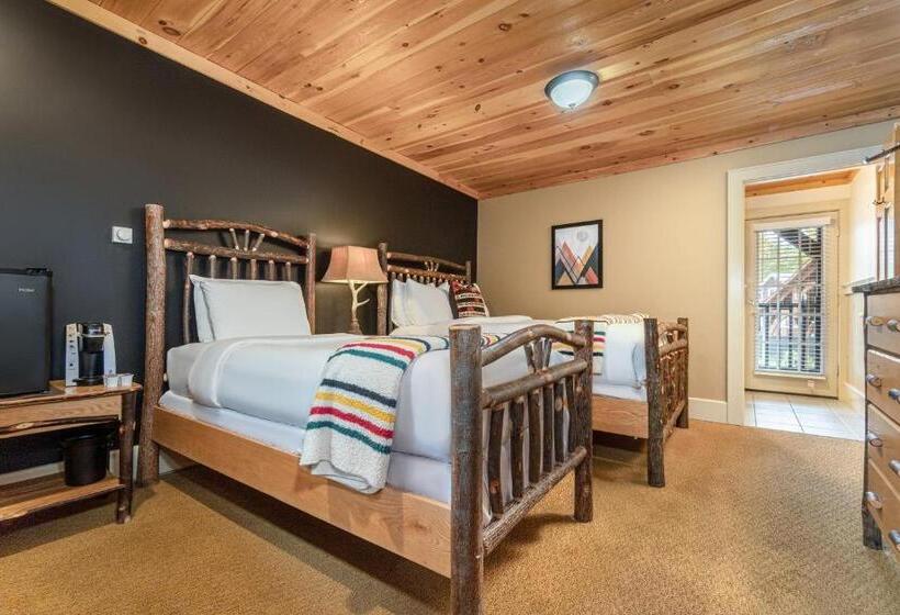 Номер Стандарт с Балконом, The Alpine Lodge