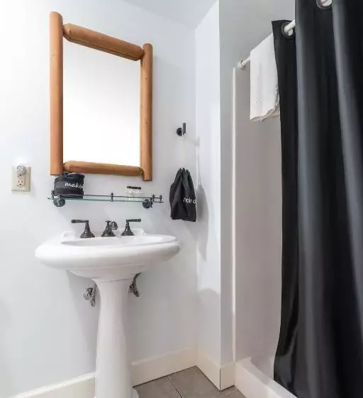 2 Bedroom Suite