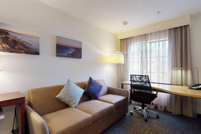 带大床的标准工作室, Residence Inn San Diego Del Mar