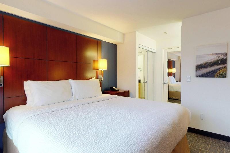 带大床的标准工作室, Residence Inn San Diego Del Mar